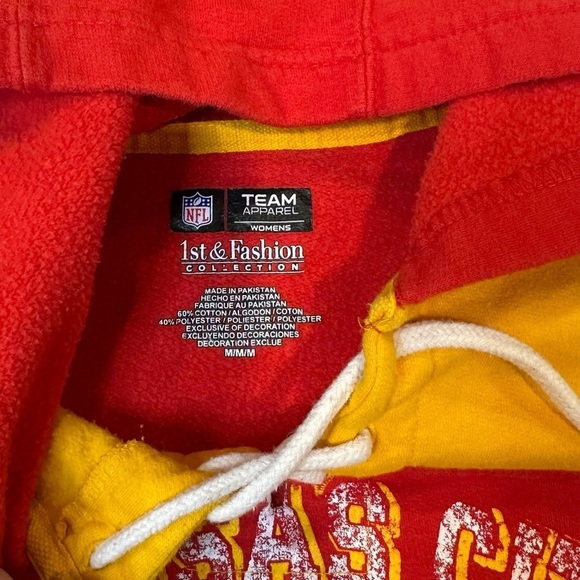 Cute Kansas City Chiefs Super Bowl 2025 Gameday Red and Yellow Hoodie Women’s M - Picture 5 of 6